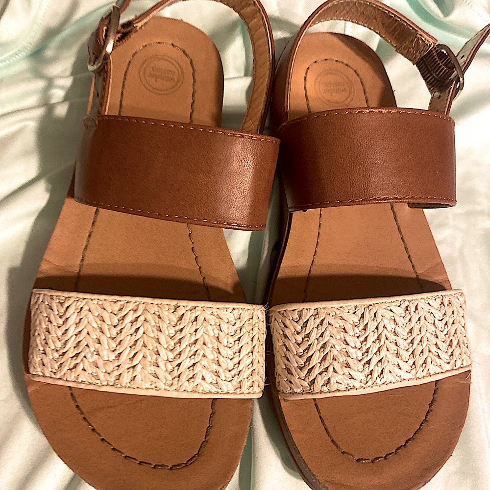 Girls size 1 Sandals